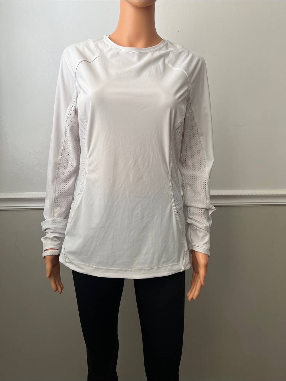 Athleta Pacifica II White Solid Crew Neck Long Sleeve Stretch UV Top